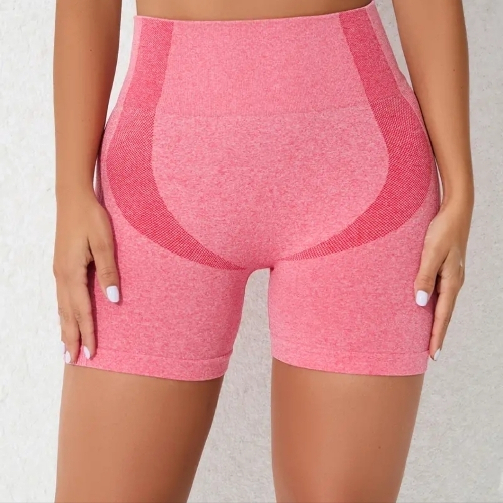 *SOLD* NWOT Women's Shorts, Butt Lifting, Fitted, Weightlifting, Yoga, Running - Picture 5 of 8